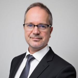 Anton Scholte Headshot (1)